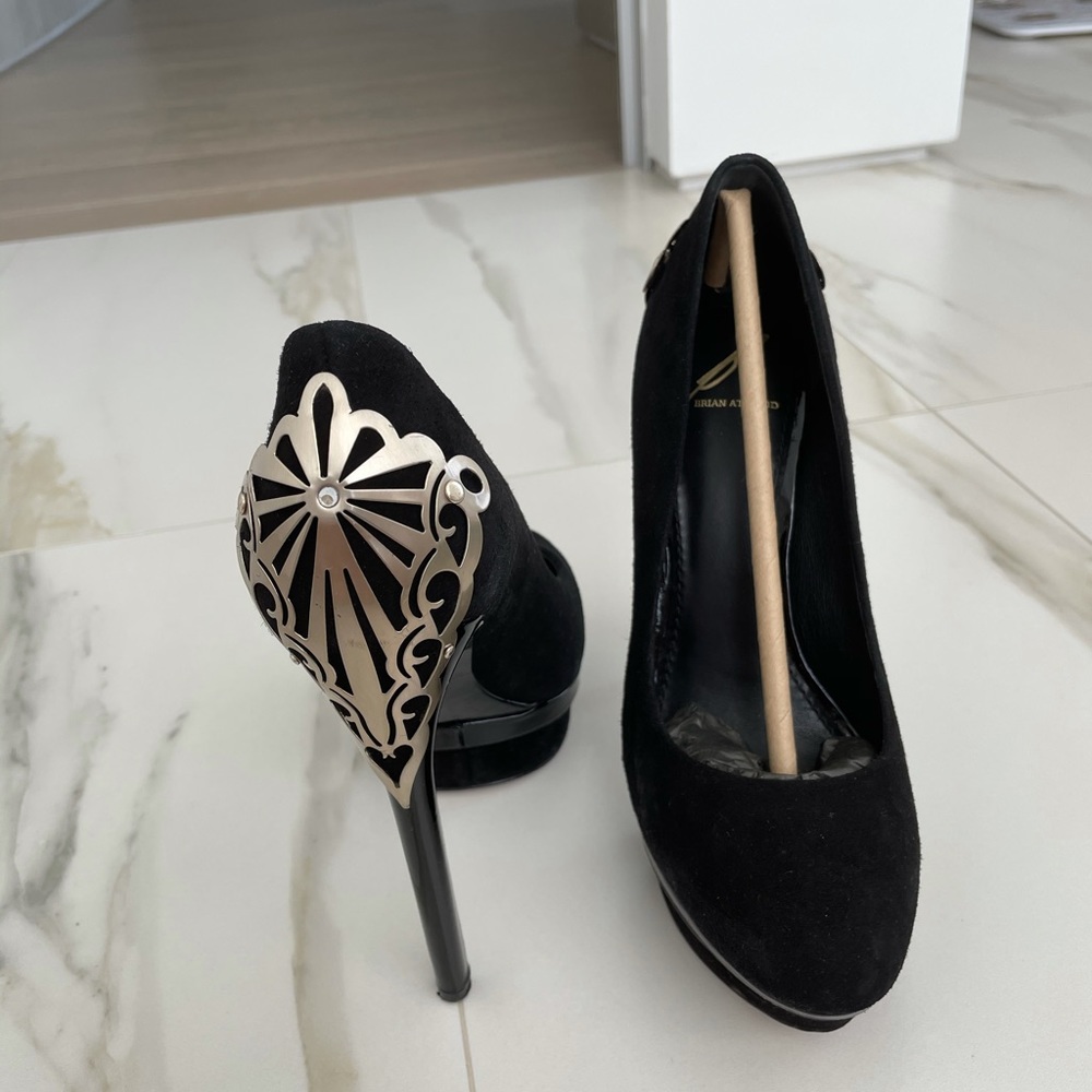 B Brian Atwood Black Suede Pumps size 6.5